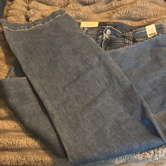 Judy Blue Classic Denim Wide Leg Jeans - Picture 3 of 5